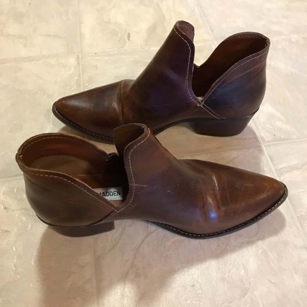 Steve Madden Cutout Chelsea Boots